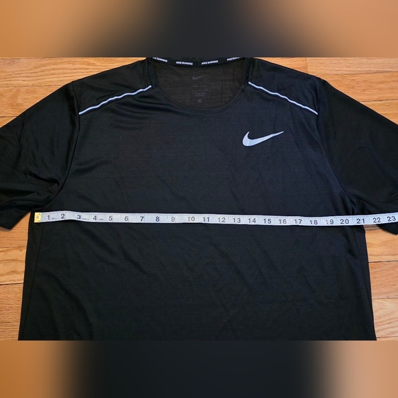NEW Nike Men's L Black Dri-fit Running SS Reflective Shirt - Picture 7 of 10